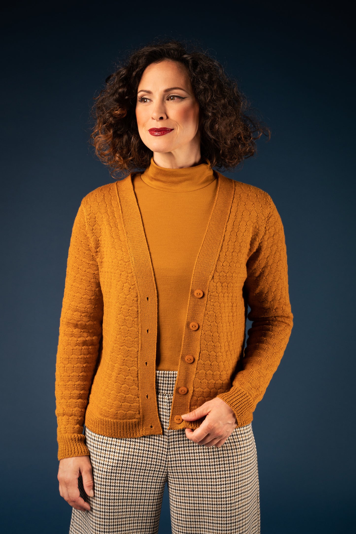 Merino textured knitted cardigan | F21-19