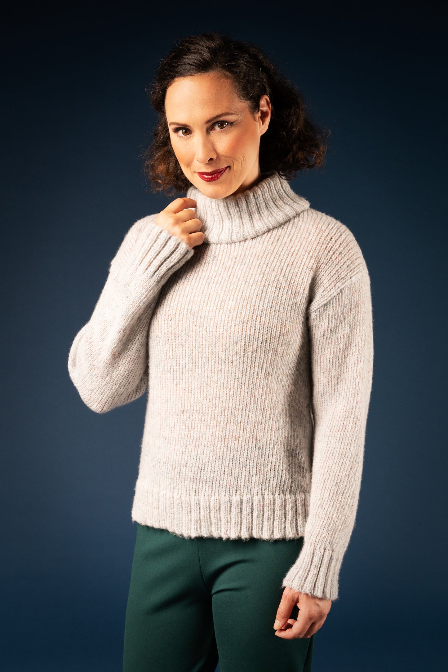 Classic knitted sweater | F21-21